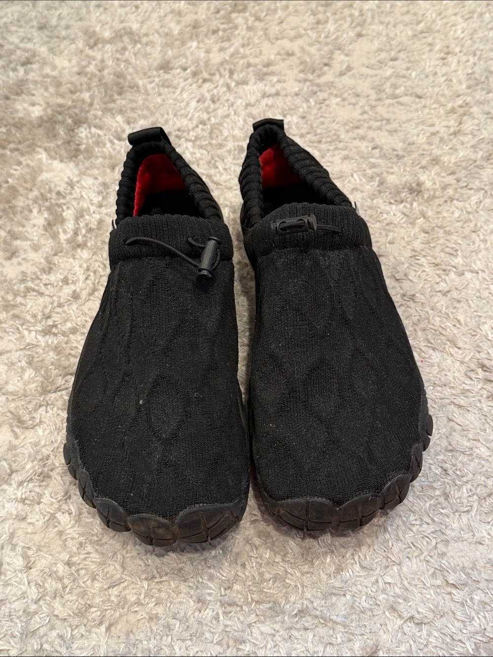 Men's Black Slip-On Watelves Barefoor Water Shoes with Toggle Closure